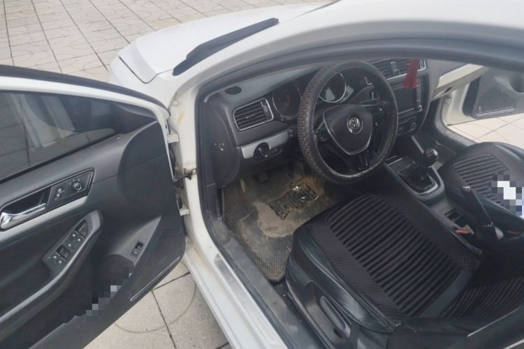 Used Volkswagen Sagitar 2015 1.6L Manual Comfort Model Driver Seat