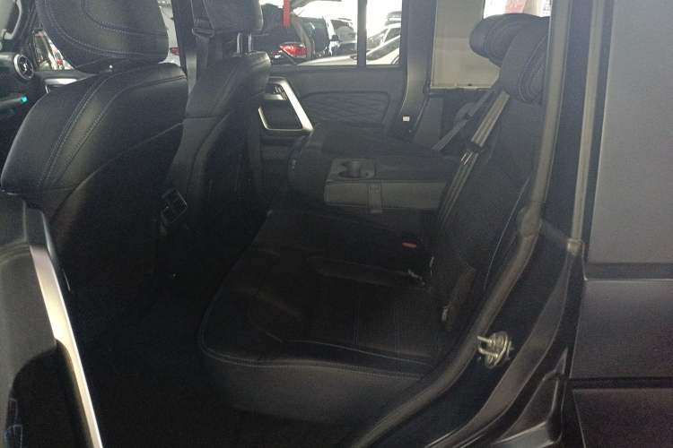 Used BAIC Off-Road BJ40 2021 2.0D Automatic Four-Wheel Drive Blade Hero Edition Pioneer Model Left Rear Seat