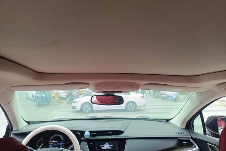 Used Cadillac XT5 2016 25T Luxury Model Headliner