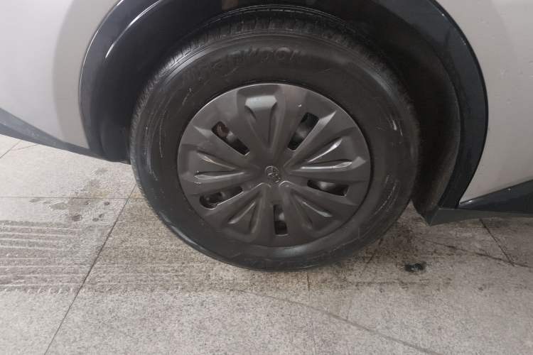 Used Toyota bZ3 2024 517 km Elite PRO Right Rear Wheel Hub