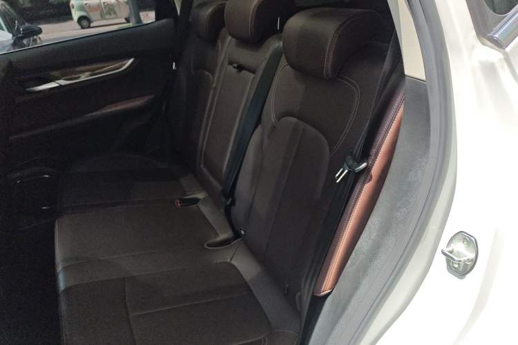 Used Hanteng X5 2020 1.5T Automatic Luxury Model 5 Seats Left Rear Seat