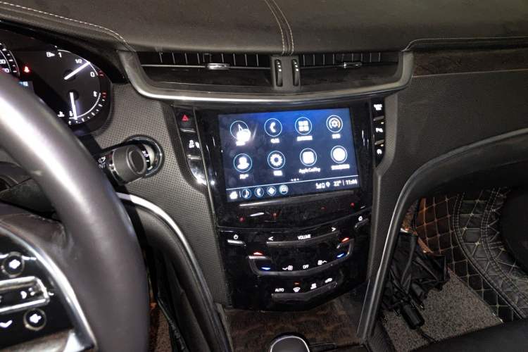 Used Cadillac XTS 2018 28T Elite Edition Audio And AC Panel