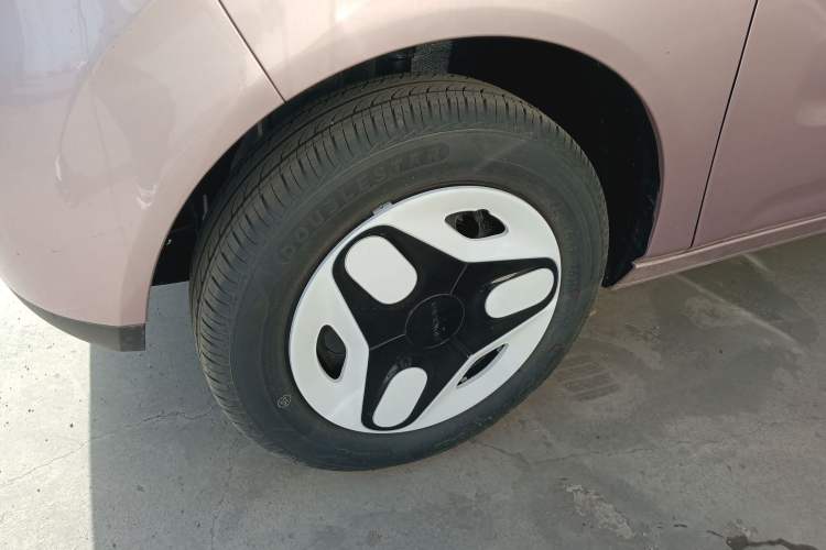 Used Geely Galaxy Panda 2025 210 km – Yuanqi Bear Left Front Wheel Hub