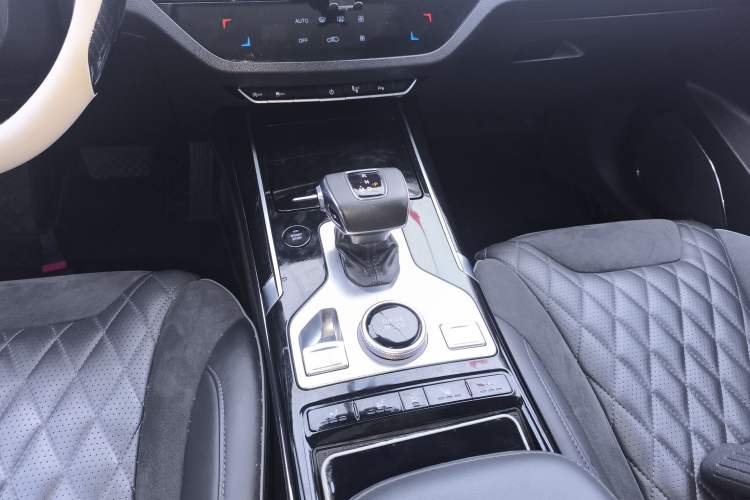 Used Hongqi HS5 2019 2.0T Smart Connect Flagship Edition Gear Lever