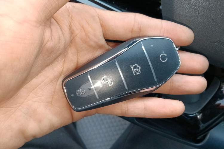 Used BYD Song PLUS New Energy 2023 Champion Edition EV 520KM Prestige Model Vehicle Key