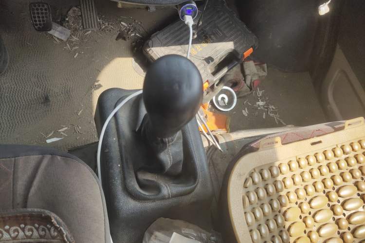 Used Wuling Zhiguang Small Truck 2016 1.2L Double-Cab LSI Gear Lever