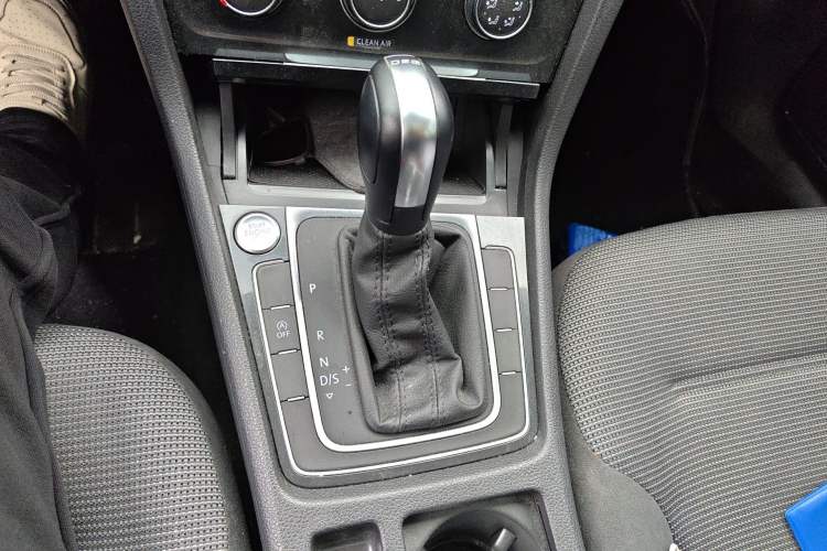 Used Volkswagen Golf 2020 Zhiai Edition 280TSI DSG Comfort Model Gear Lever