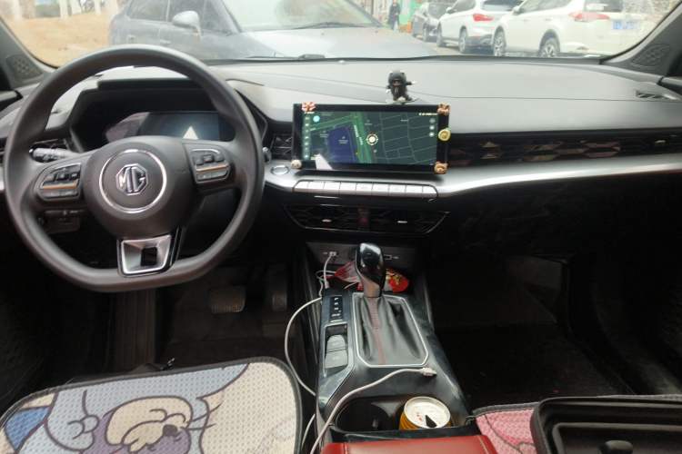 Used MG 5 2021 180 DVVT CVT Youth Luxury Edition Center Console