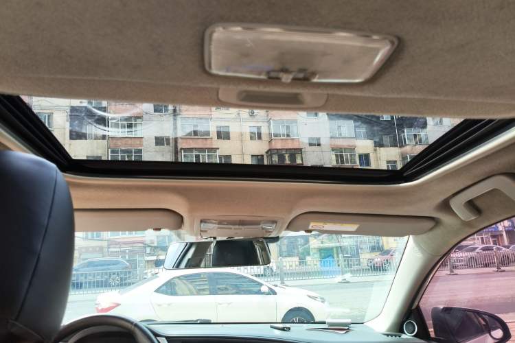 Used Toyota Levin 2017 Revised Dual-Engine 1.8H GS E-CVT Elite Sunroof Version China V Standard Headliner