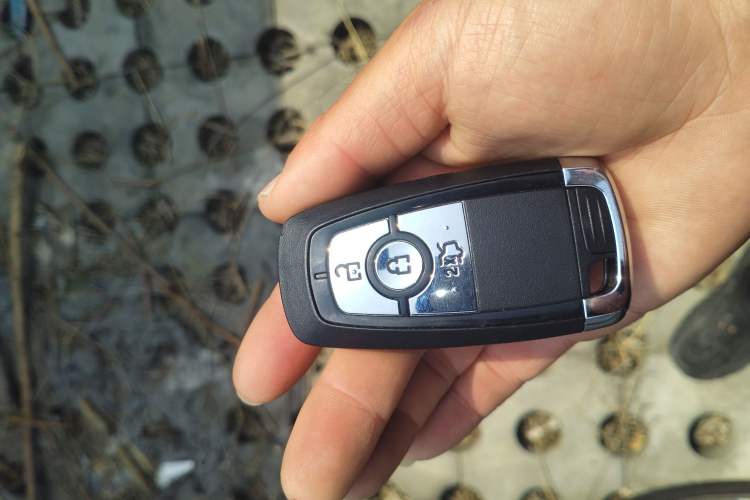 Used Lincoln Z 2024 2.0T Two-Wheel Drive Luxury Hybrid Version Vehicle Key