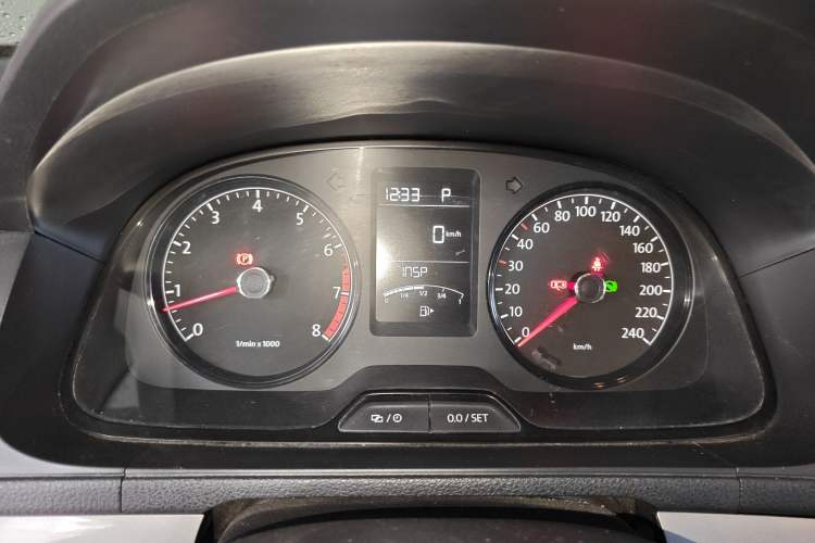 Used Volkswagen Gran Lavida 2013 1.6L Automatic Fashion Model Instrument Cluster