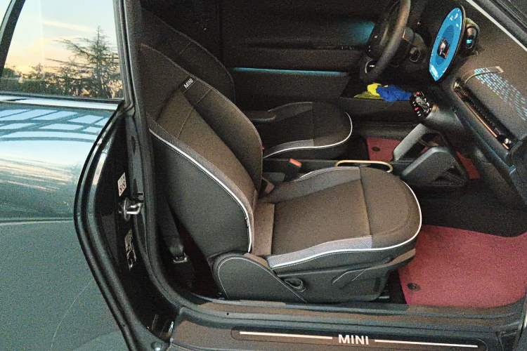 Used MINI Electric MINI COOPER 2024 452km COOPER SE Racing Driver