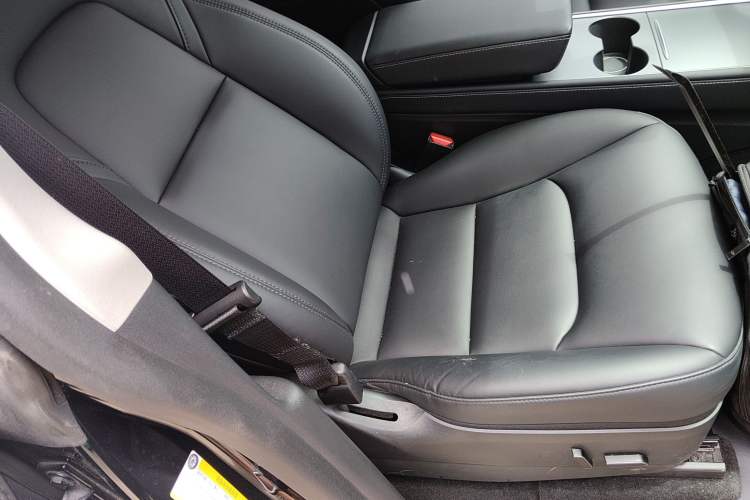 Used Tesla Model Y 2021 Standard Range Rear-Wheel Drive Version
