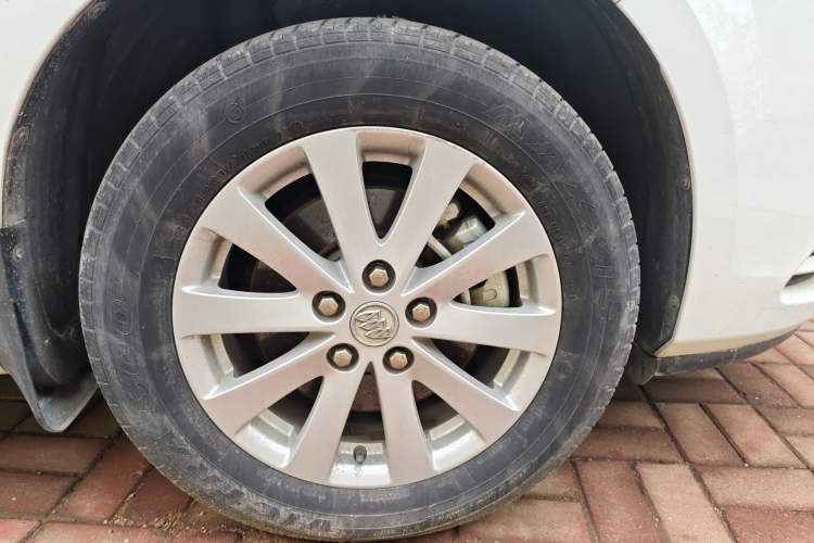 Used Buick GL8 2017 25S Luxury Version China V Standard Right Front Wheel Hub