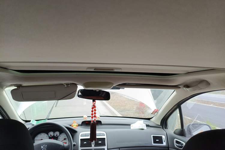 Used Peugeot 307 2012 Hatchback 1.6L Manual Comfort Edition
