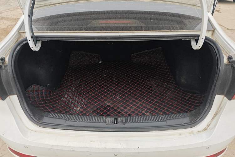 Used Roewe i5 2019 1.5L Automatic 4G Connected Langzhen Edition