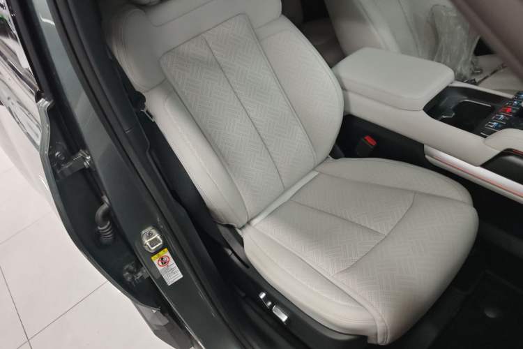 Used Formula Leopard Titanium 3 2025 501 km All-Wheel Drive Intelligent Driving Max Edition