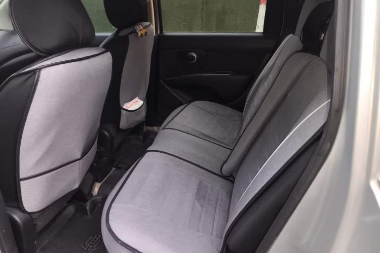 Used Nissan Livina 2010 Jingrui Edition 1.6L Manual Standard Model