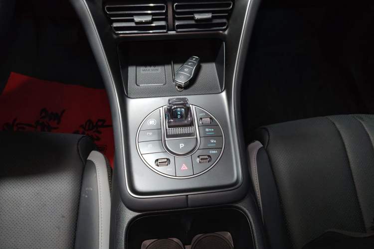 Used BYD Sealion 05 DM-i 2025 DM-i Smart Drive 115KM Flagship Model Gear Lever