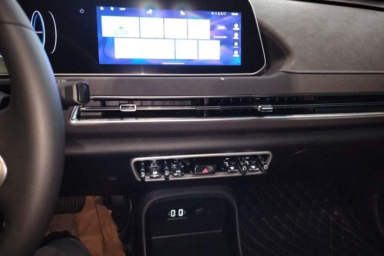 Used ORA Good Cat 2021 400km Standard Range Venus Edition Lithium Iron Phosphate