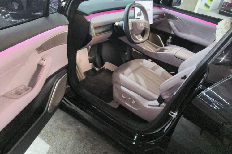 Used ONVO L60 2024 60 kWh Rear-Drive Version
