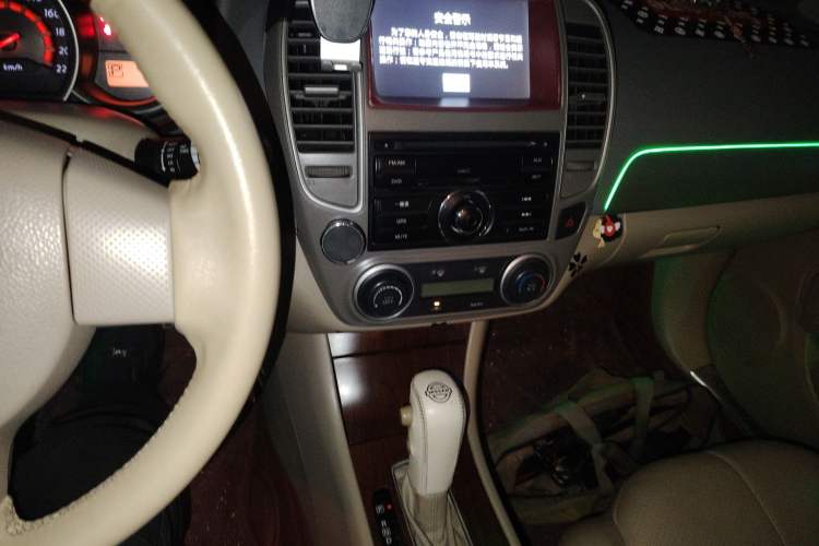 Used Nissan Sylphy 2012 Classic 1.6XE Automatic Comfort Edition Audio And AC Panel