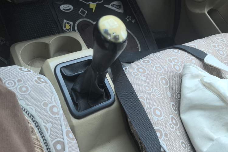 Used Dongfeng Xiaokang C37 2012 1.4L Comfort Version DK13-06 Gear Lever