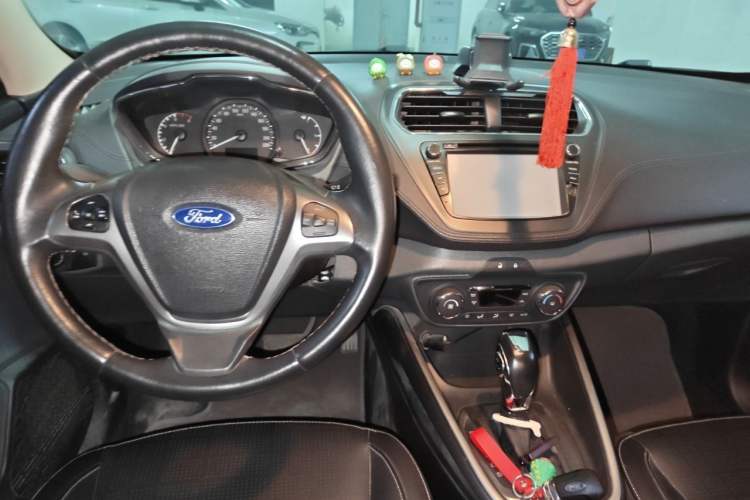 Used Ford Escort 2015 1.5L Automatic Fashion Model
