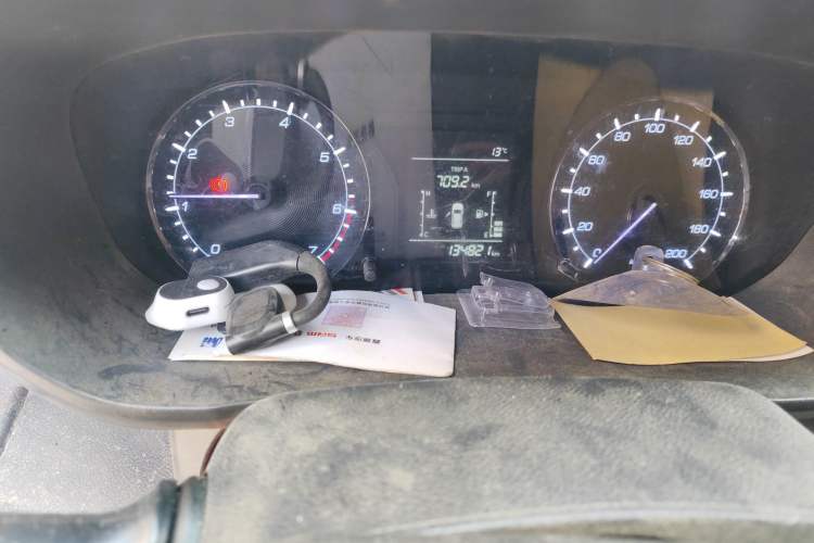 Used CHANGAN OSHAN X70A 2018 1.5L Manual Base Version