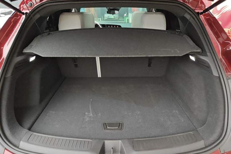 Used Cadillac GT4 2023 25T Fashion Edition Trunk