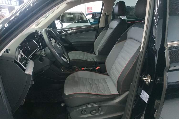 Used Volkswagen Tiguan L 2023 330TSI Automatic Two-Wheel Drive R-Line Flagship Edition