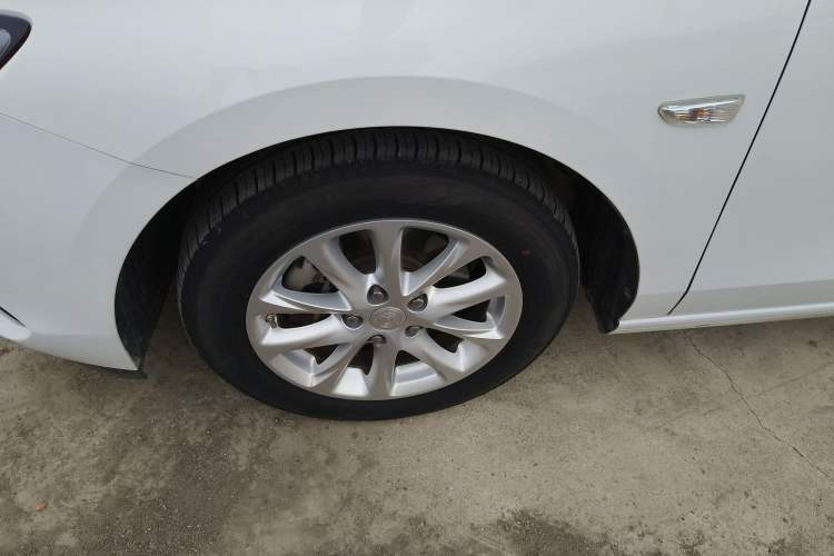 Used Buick GL6 2018 18T 6-Seater Luxury Model Exterior 4