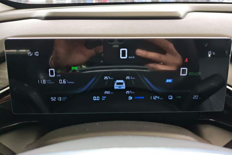 Used Geely Galaxy L6 2025 EM-i 140km Long-Range Version
