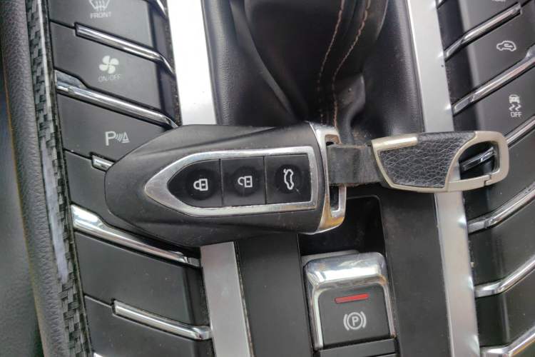 Used Zotye SR9 2017 2.0T Manual "Ultimate Light" Edition
