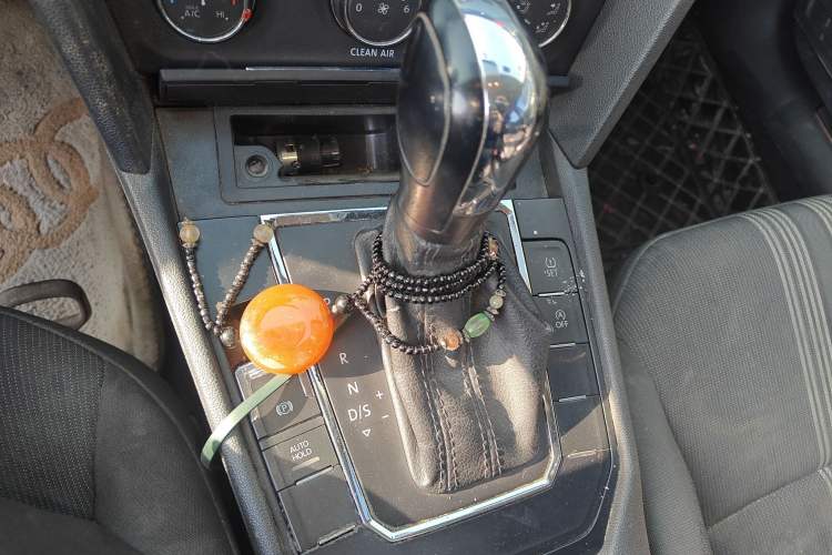 Used Volkswagen Lamando 2017 230TSI DSG Fashion Edition Gear Lever