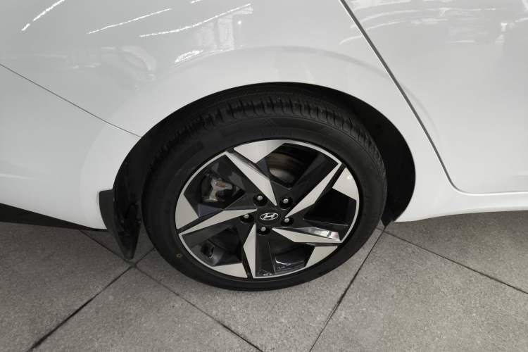 Used Hyundai Elantra 2021 1.5L CVT LUX Prestige Edition