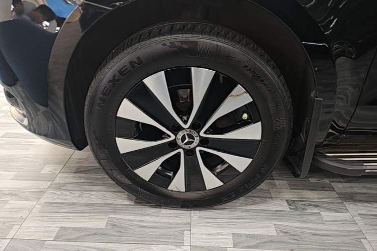 Used Mercedes-Benz Vito 2021 2.0T Elite Version 7 Seats Left Front Wheel Hub