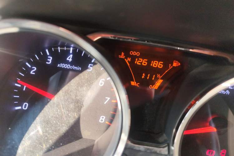 Used Nissan Livina 2013 1.6XE Manual Comfort Edition Odometer Close Up