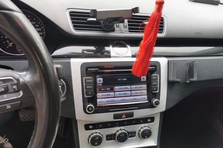 Used Volkswagen Magotan 2013 2.0 TSI Luxury Model Audio And AC Panel