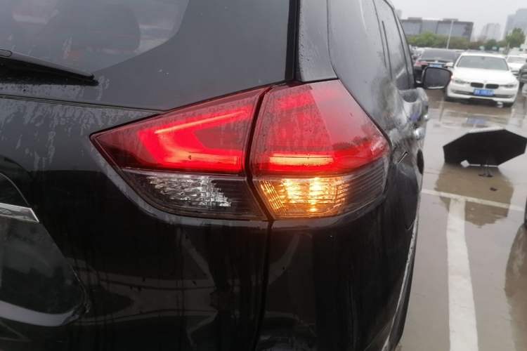 Used Nissan X-Trail 2017 2.5L CVT Luxury Edition 4WD
