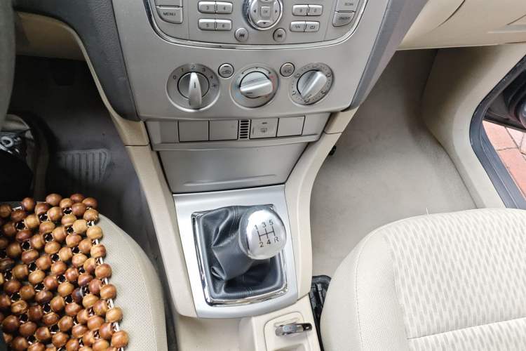 Used Ford Focus 2011 Sedan 1.8L Manual Comfort Model Gear Lever