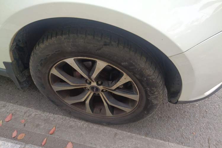 Used Zotye T600 Coupe 2017 1.5T Automatic Luxury Model Right Front Wheel Hub