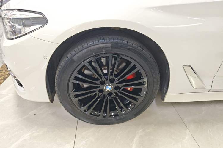 Used BMW 5 Series 2019 530Li Luxury Edition Premium Package
