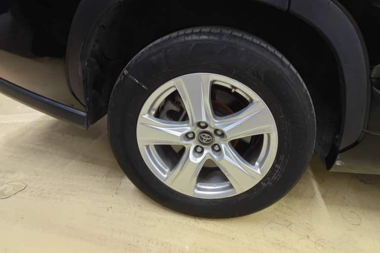 Used Toyota Highlander 2022 Dual-Engine 2.5L Two-Wheel Drive Elite Edition 7-Seater
