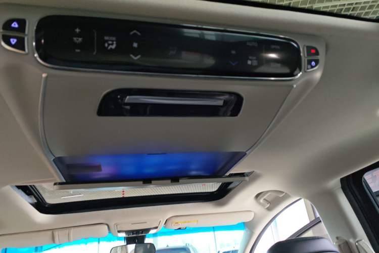 Used Honda Elysion 2022 2.0L eHEV Luxury First Edition
