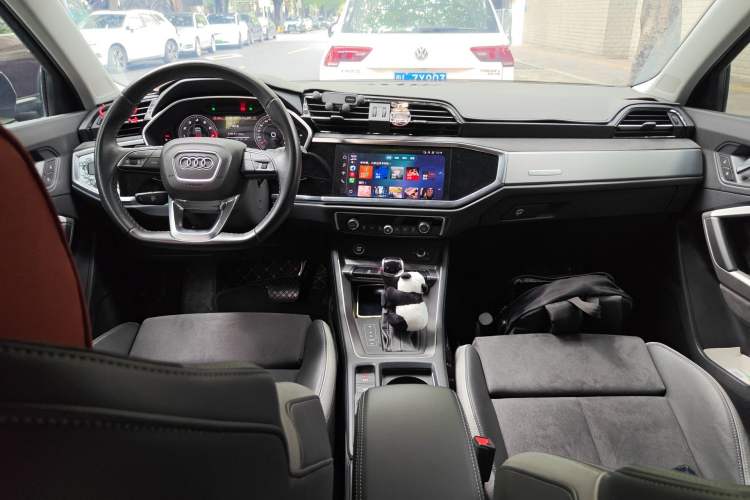 Used Audi Q3 2023 35 TFSI Fashion Dynamic Model (1.4T)
