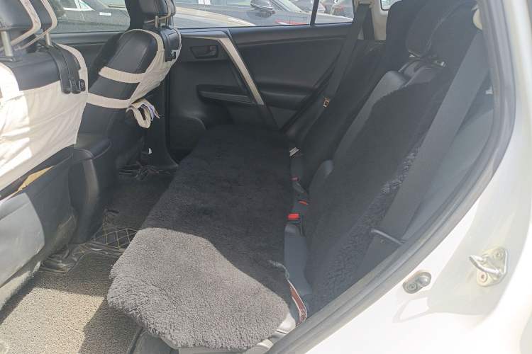 Used Toyota RAV4 2015 2.5L Automatic 4x4 Elite Edition
