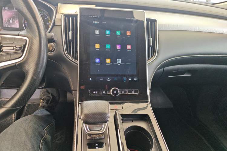 Used Roewe i6 MAX New Energy 2020 1.5T PHEV Sporty Cool Edition Audio And AC Panel