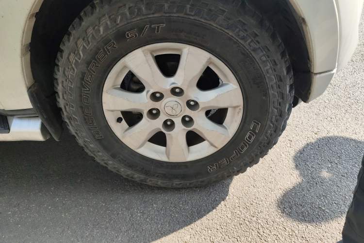 Used Mitsubishi Pajero 2014 3.0L Luxury Edition
