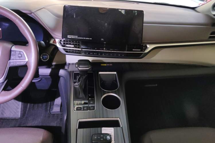 Used Toyota Granvia 2022 2.5L Hybrid Flagship Edition
